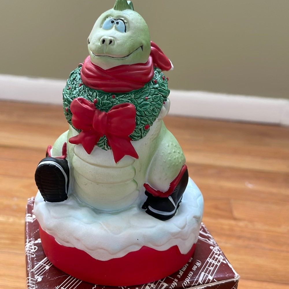 SALE Dinosaur Holiday Wind up Musical Figurine